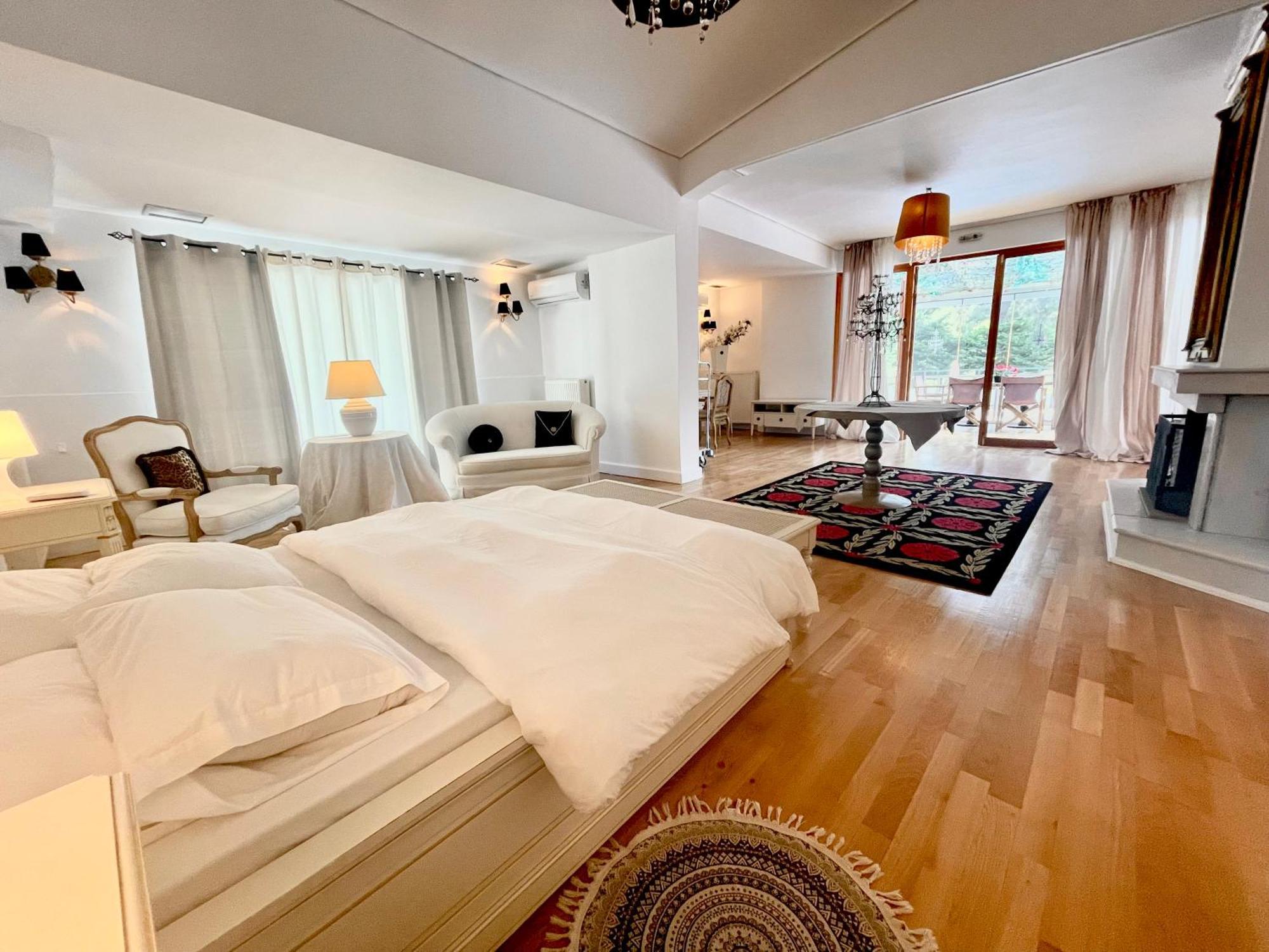 Ranch Ekru Villa Anoixis